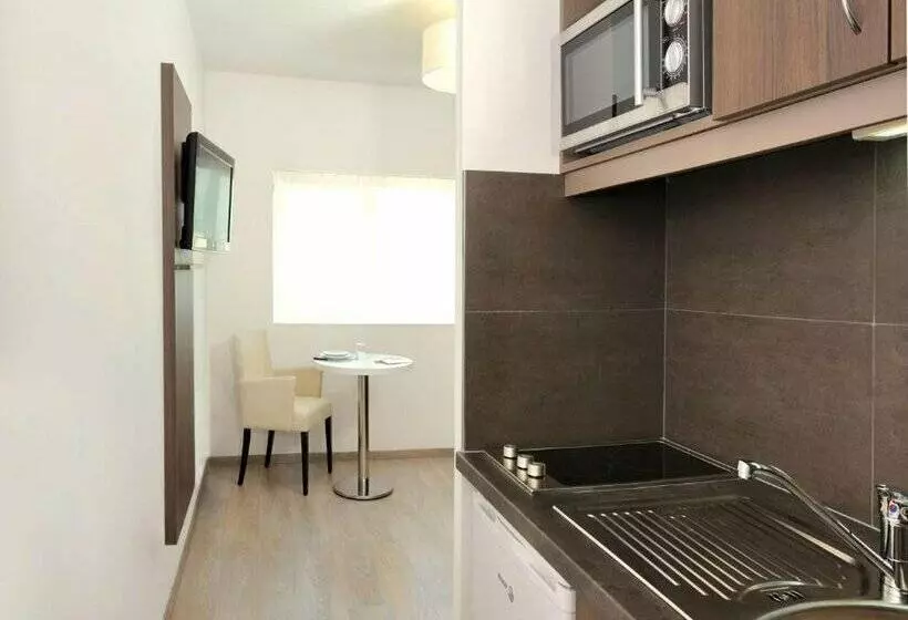 هتل Séjours & Affaires Massy Atlantis