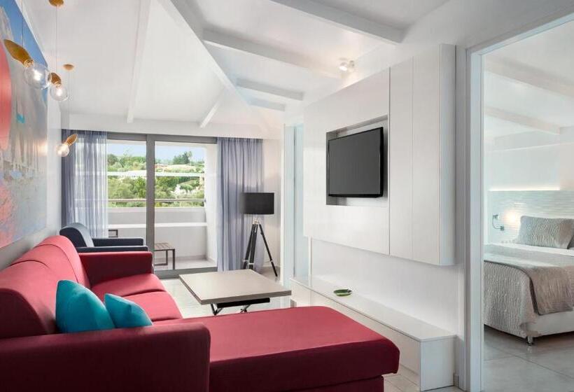 酒店 TRYP by Wyndham Corfu Dassia