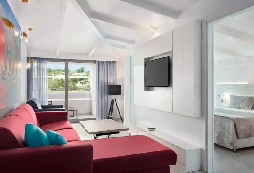 هتل TRYP by Wyndham Corfu Dassia