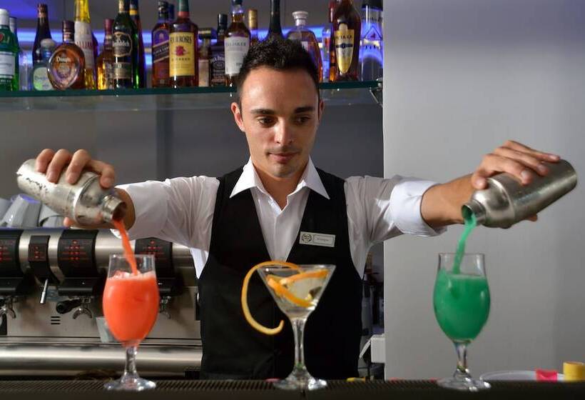 酒店 TRYP by Wyndham Corfu Dassia