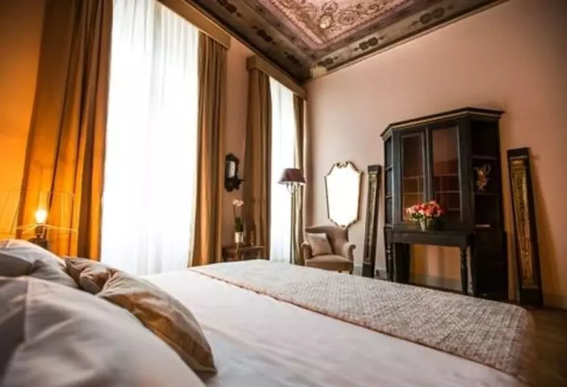 پانسیون Soprarno Suites