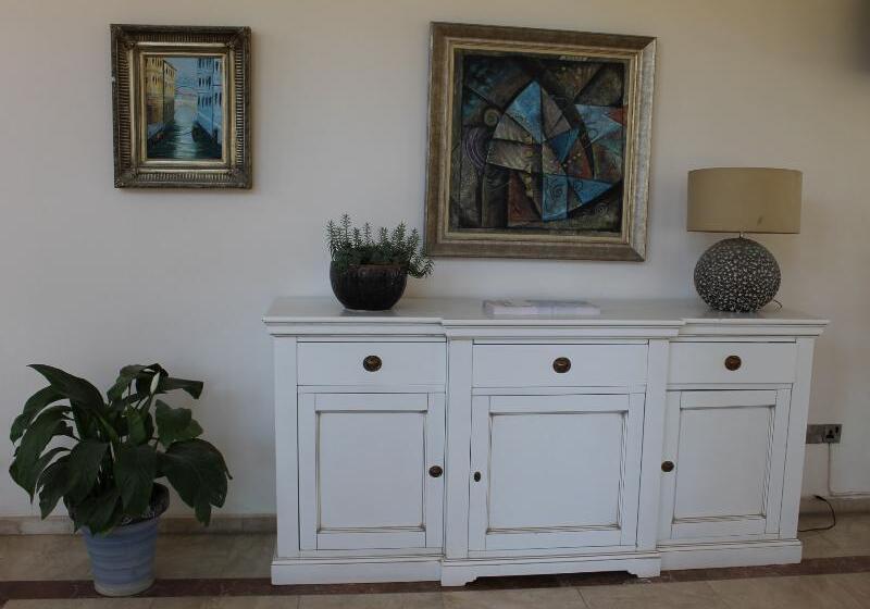 The Prince Inn Hotel & Villas