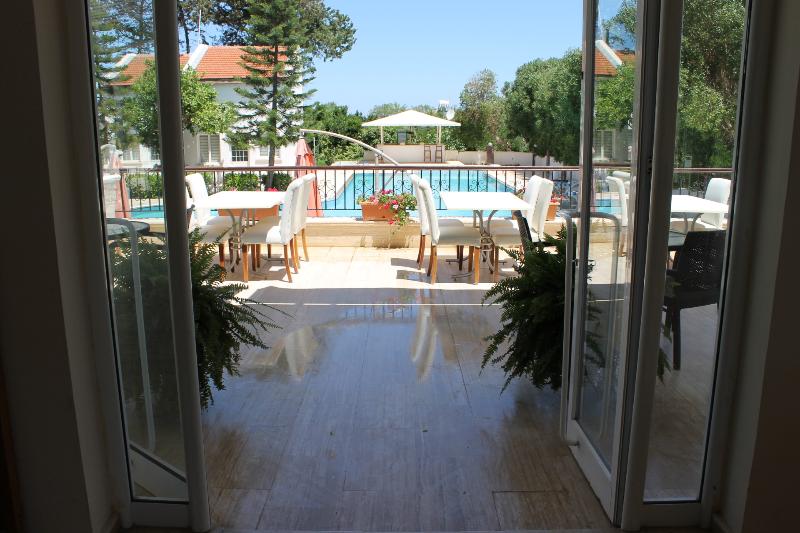 The Prince Inn Hotel & Villas