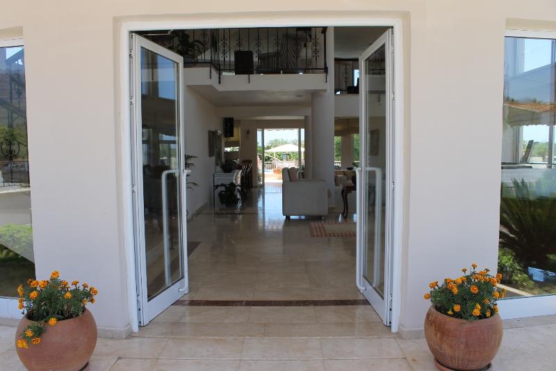 The Prince Inn Hotel & Villas