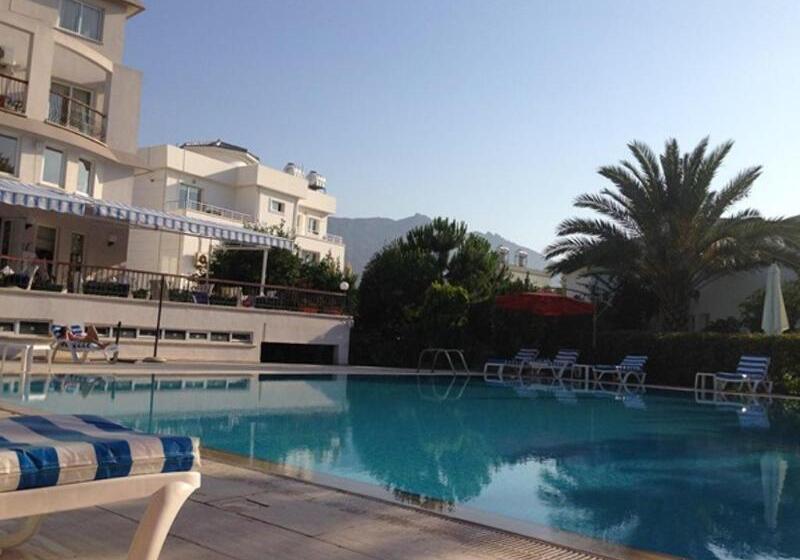 The Prince Inn Hotel & Villas