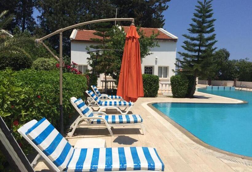 The Prince Inn Hotel & Villas