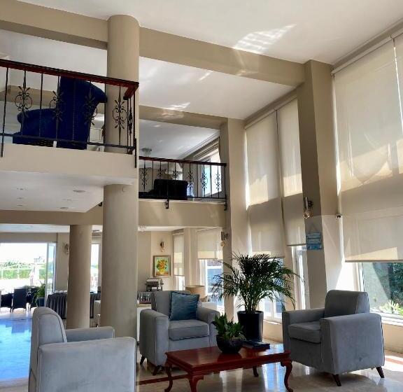 The Prince Inn Hotel & Villas