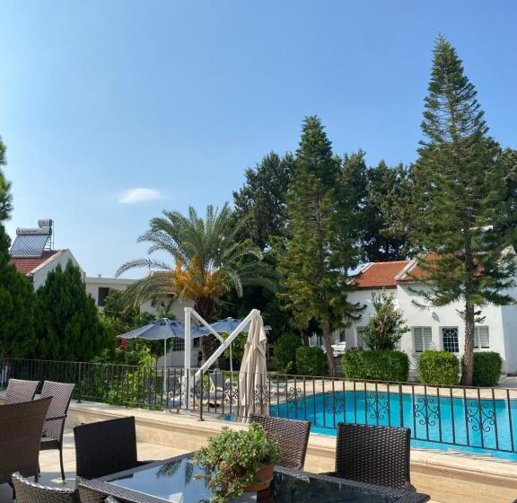 The Prince Inn Hotel & Villas