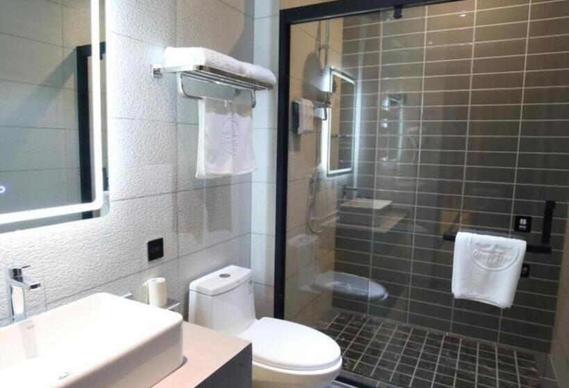 Отель Green Tree Inn Express Danyang Wuyue Square Railway Station