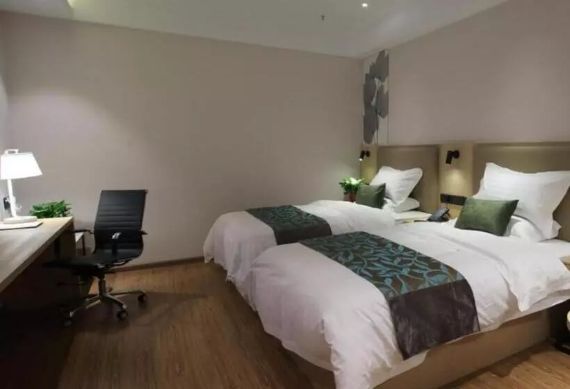 Hotelli Green Tree Inn Express Danyang Wuyue Square Railway Station