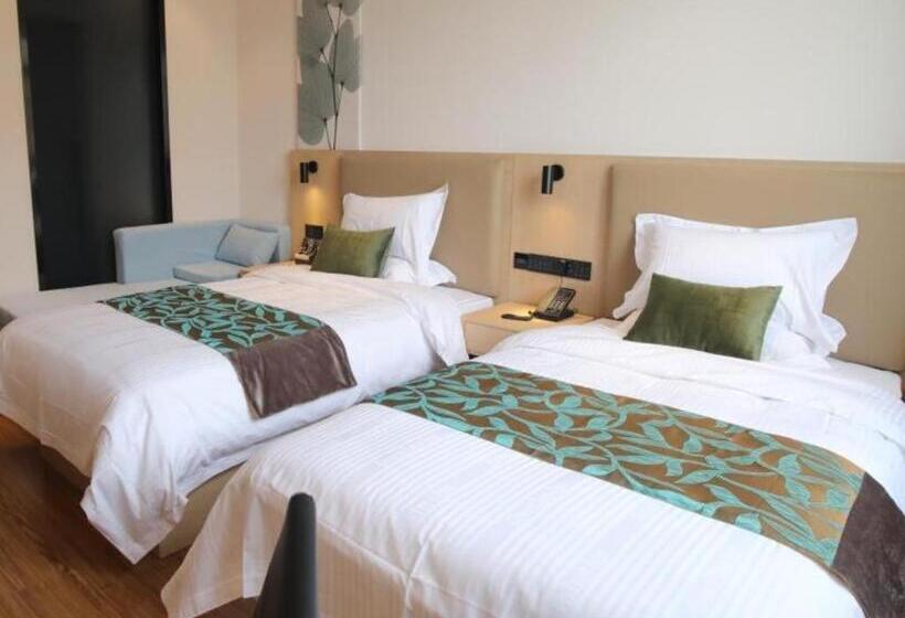 Отель Green Tree Inn Express Danyang Wuyue Square Railway Station