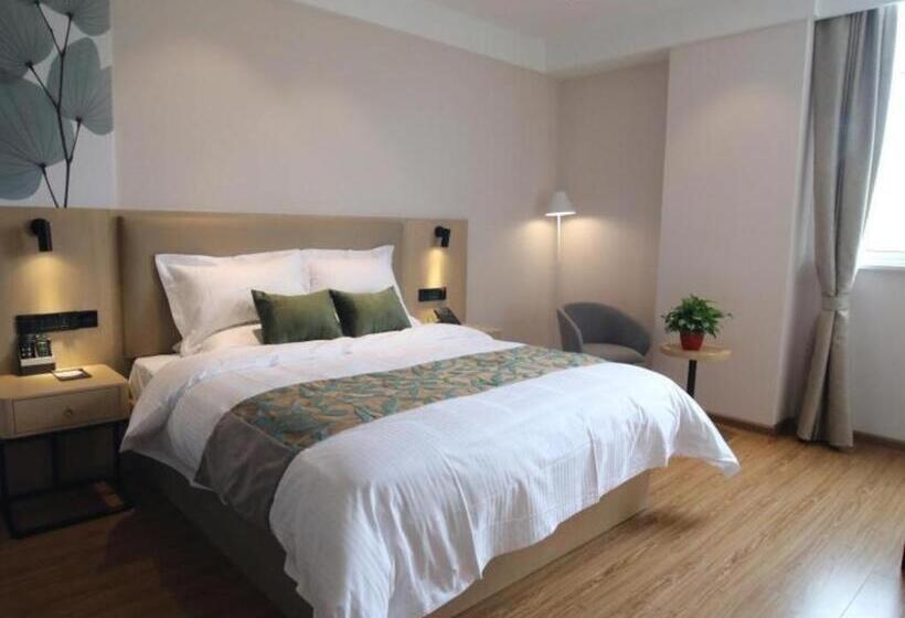Отель Green Tree Inn Express Danyang Wuyue Square Railway Station