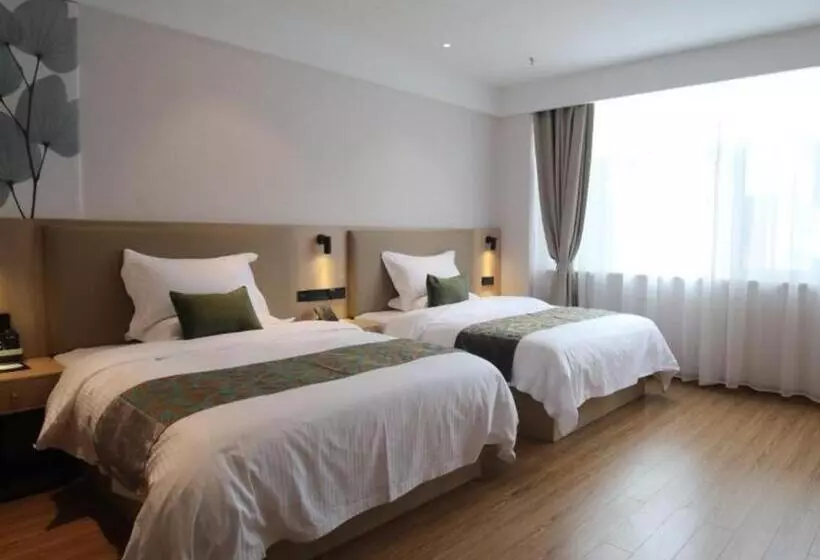 Hotelli Green Tree Inn Express Danyang Wuyue Square Railway Station