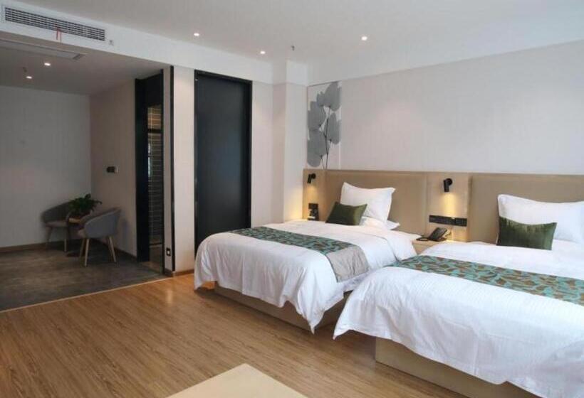 Отель Green Tree Inn Express Danyang Wuyue Square Railway Station