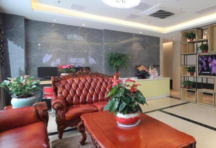 Отель Green Tree Inn Express Danyang Wuyue Square Railway Station