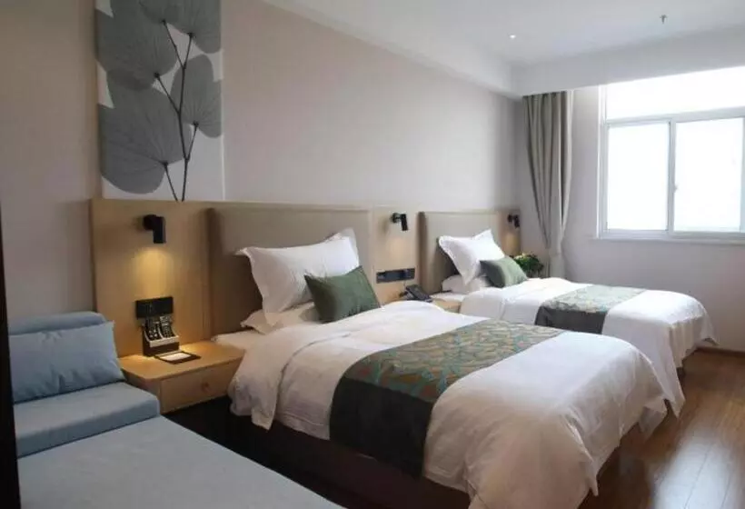 Hotelli Green Tree Inn Express Danyang Wuyue Square Railway Station