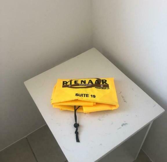 پانسیون Exclusive Townhouse At The Square