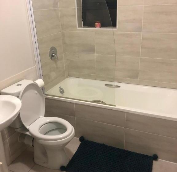 پانسیون Exclusive Townhouse At The Square