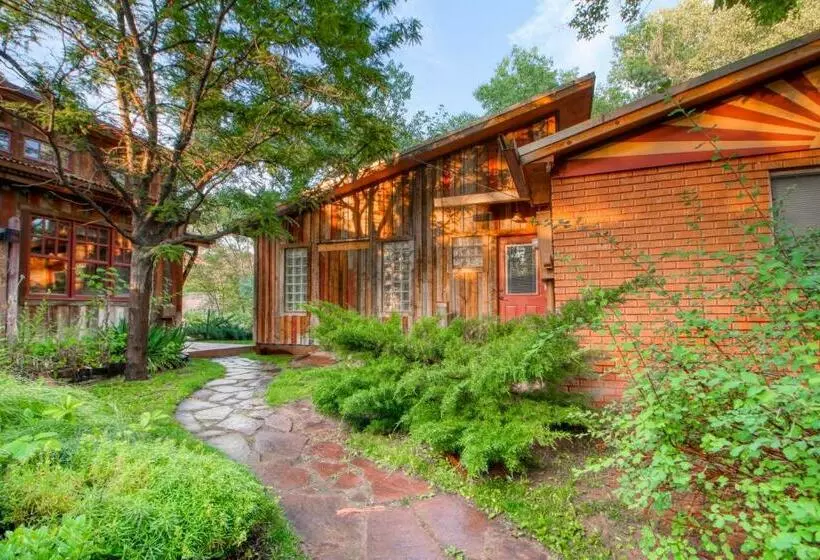 ホテル Creekside Cowa Bungalow!