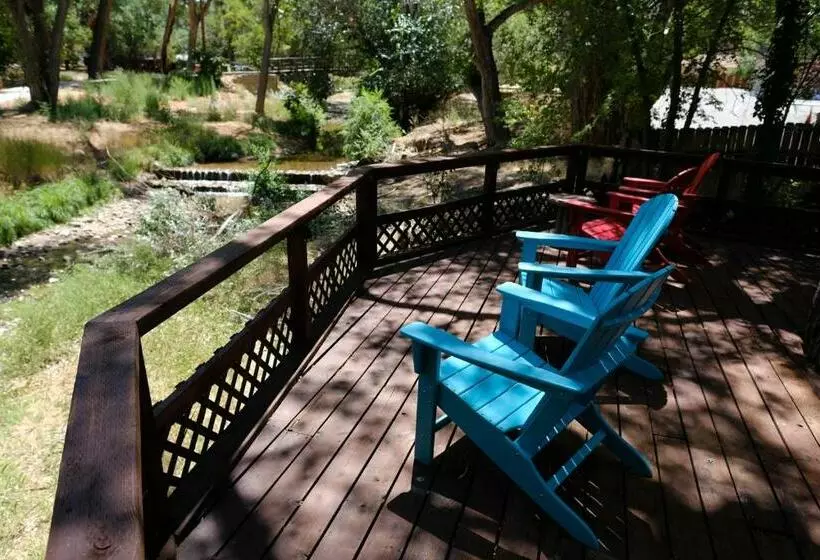 ホテル Creekside Cowa Bungalow!