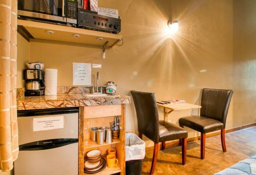 Hotelli Creekside Cowa Bungalow!