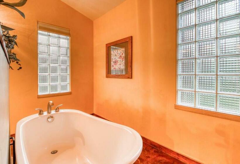 Hotelli Creekside Cowa Bungalow!