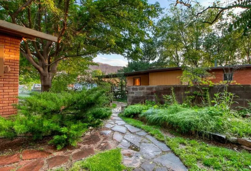 ホテル Creekside Cowa Bungalow!