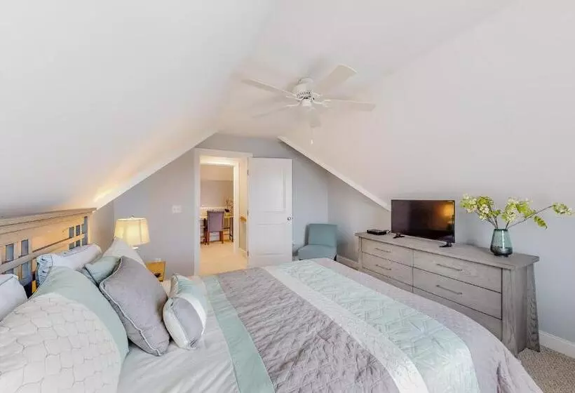 ホテル Cape Arundel House