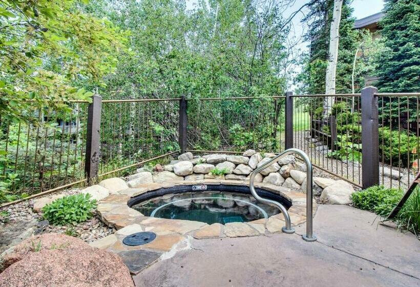 בית מלון כפרי Cozy Slopeside Condo