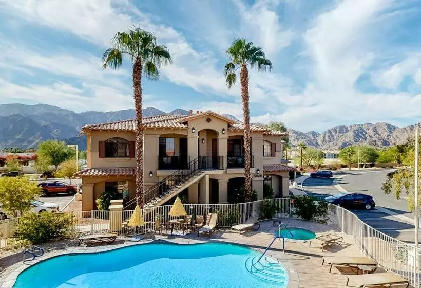 ホテル Sunny Days Retreat Permit# 260,042