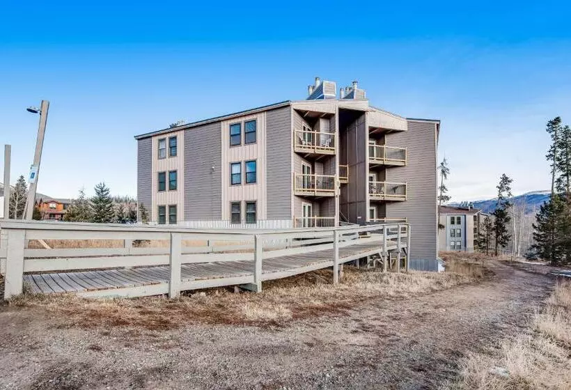 ホテル Treehouse Condo Unit H202