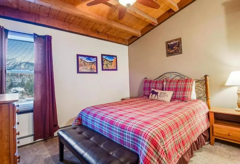 ホテル Treehouse Condo Unit H202