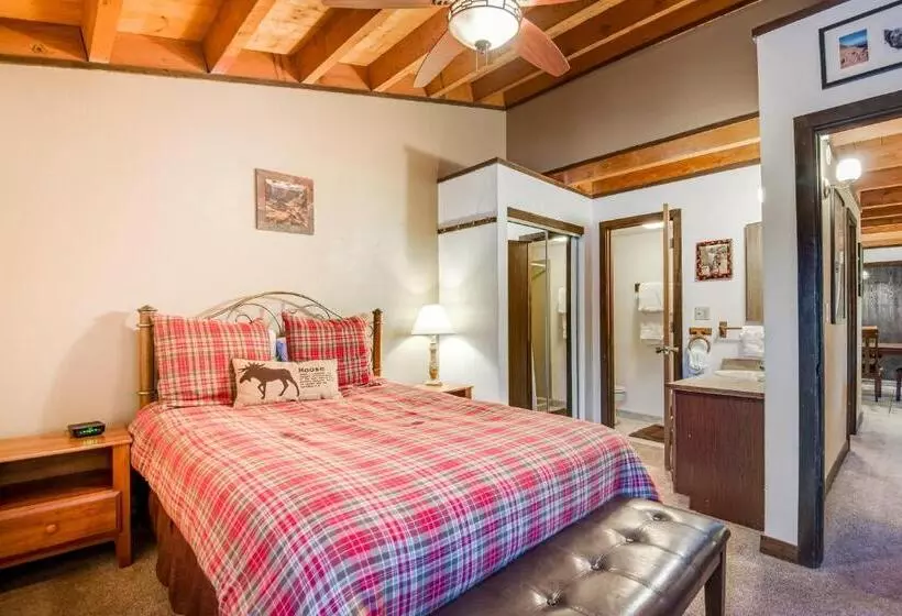 ホテル Treehouse Condo Unit H202