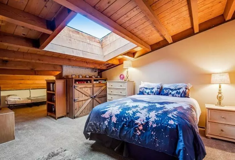 ホテル Treehouse Condo Unit H202