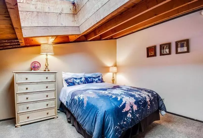ホテル Treehouse Condo Unit H202