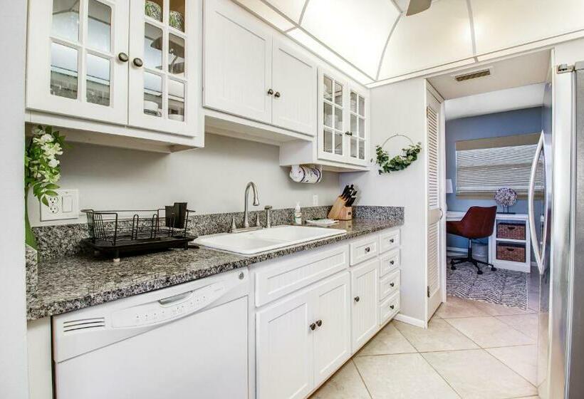 בית מלון כפרי Beach View Bliss