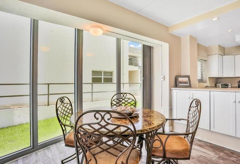 Отель Blue Umbrella