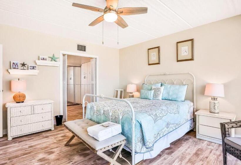 Отель Blue Umbrella