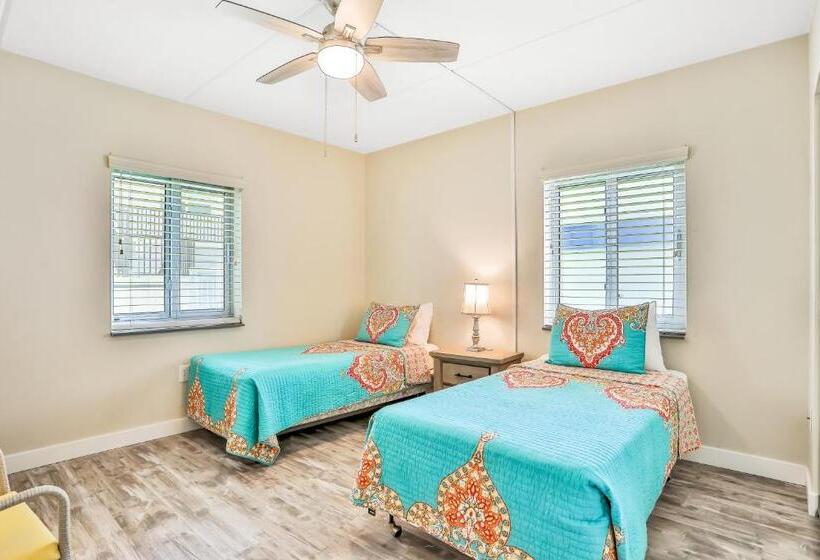 Отель Blue Umbrella