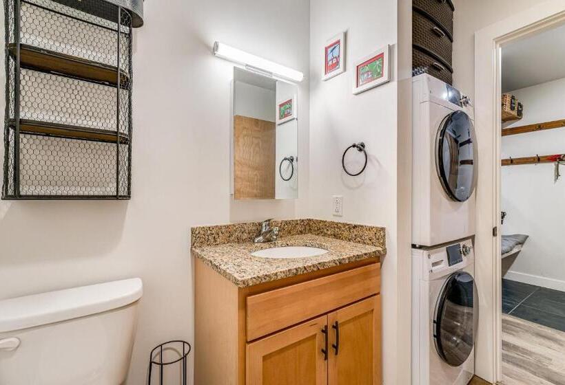 فندق Mountainside Ski Lodge