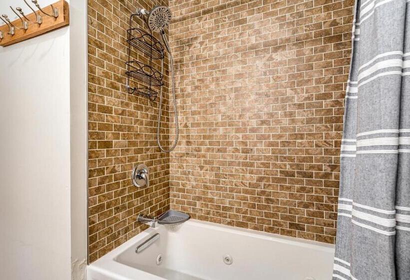 فندق Mountainside Ski Lodge