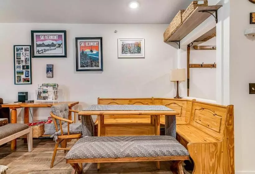 ホテル Mountainside Ski Lodge