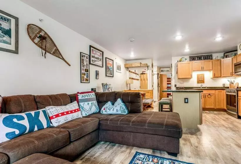 ホテル Mountainside Ski Lodge