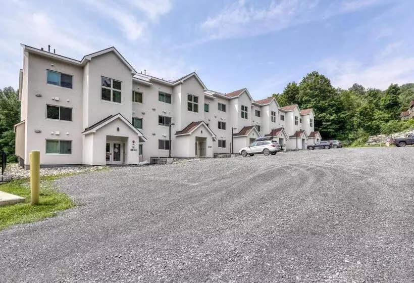 ホテル Mountainside Ski Lodge