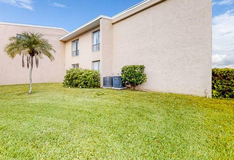 Отель The Get Away