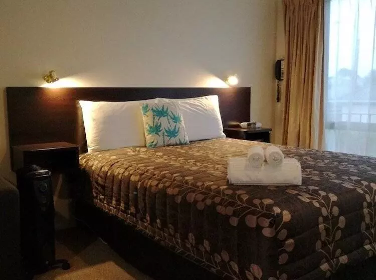 Alcala Motor Lodge