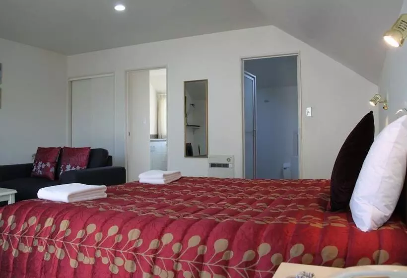 Alcala Motor Lodge