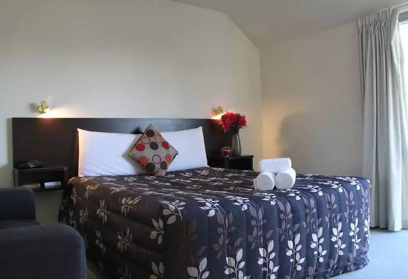 Alcala Motor Lodge