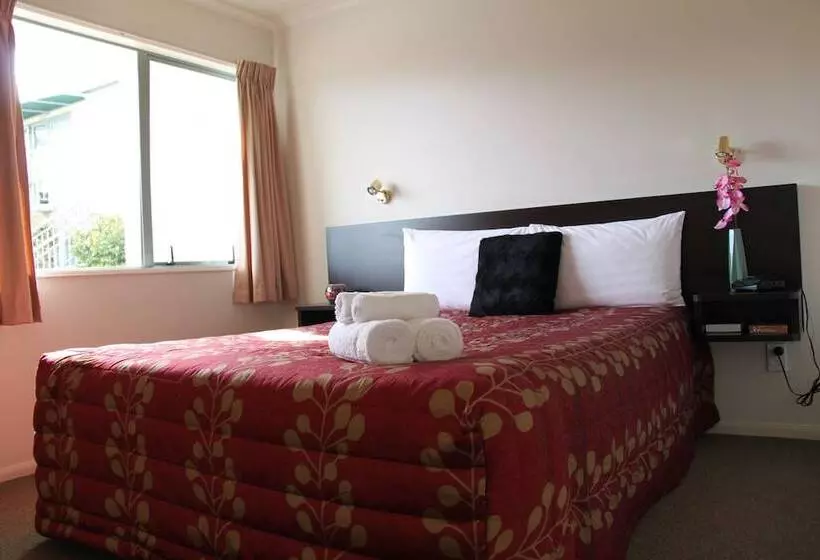 Alcala Motor Lodge