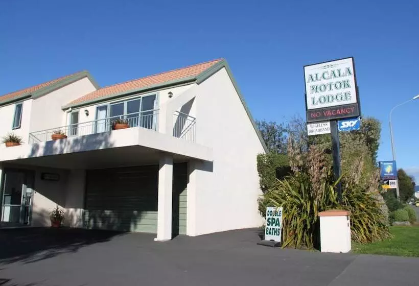 Alcala Motor Lodge